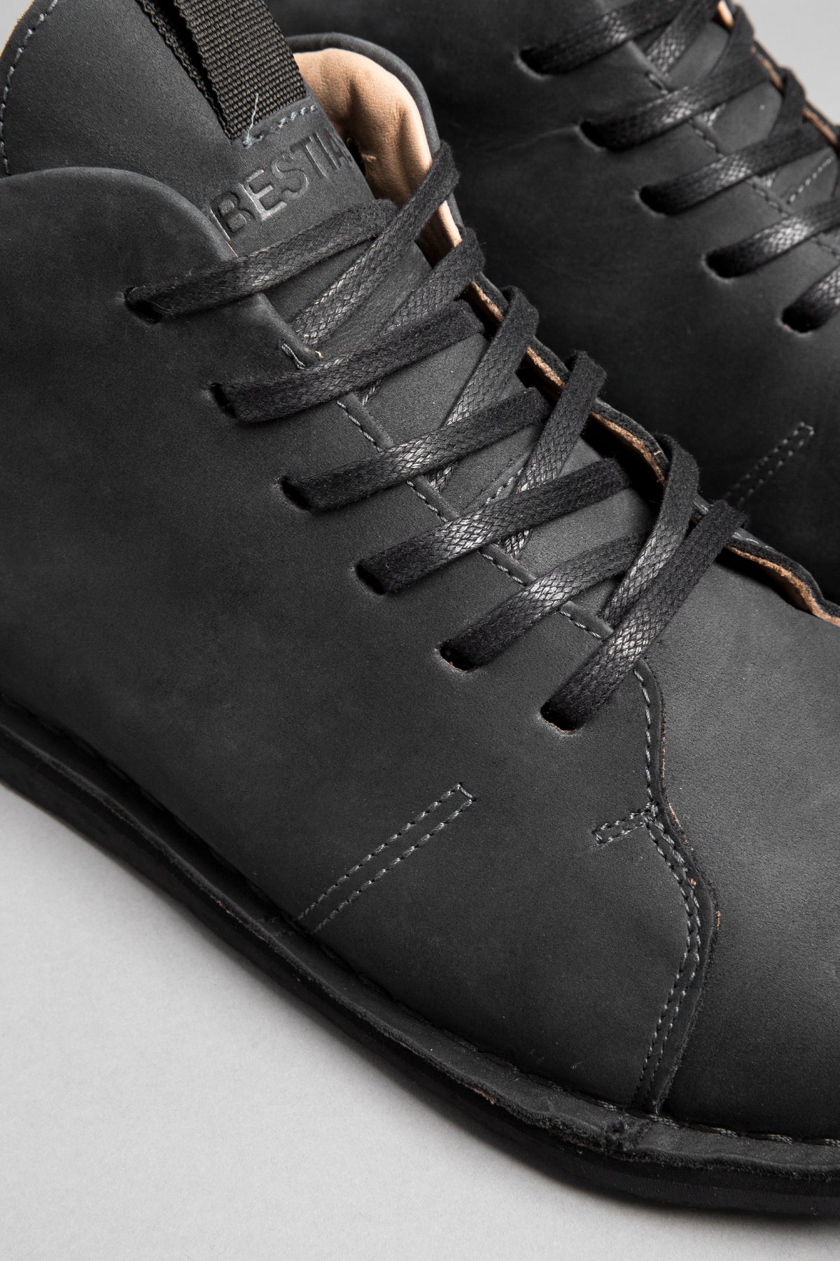 Chacal  Stitch | Black