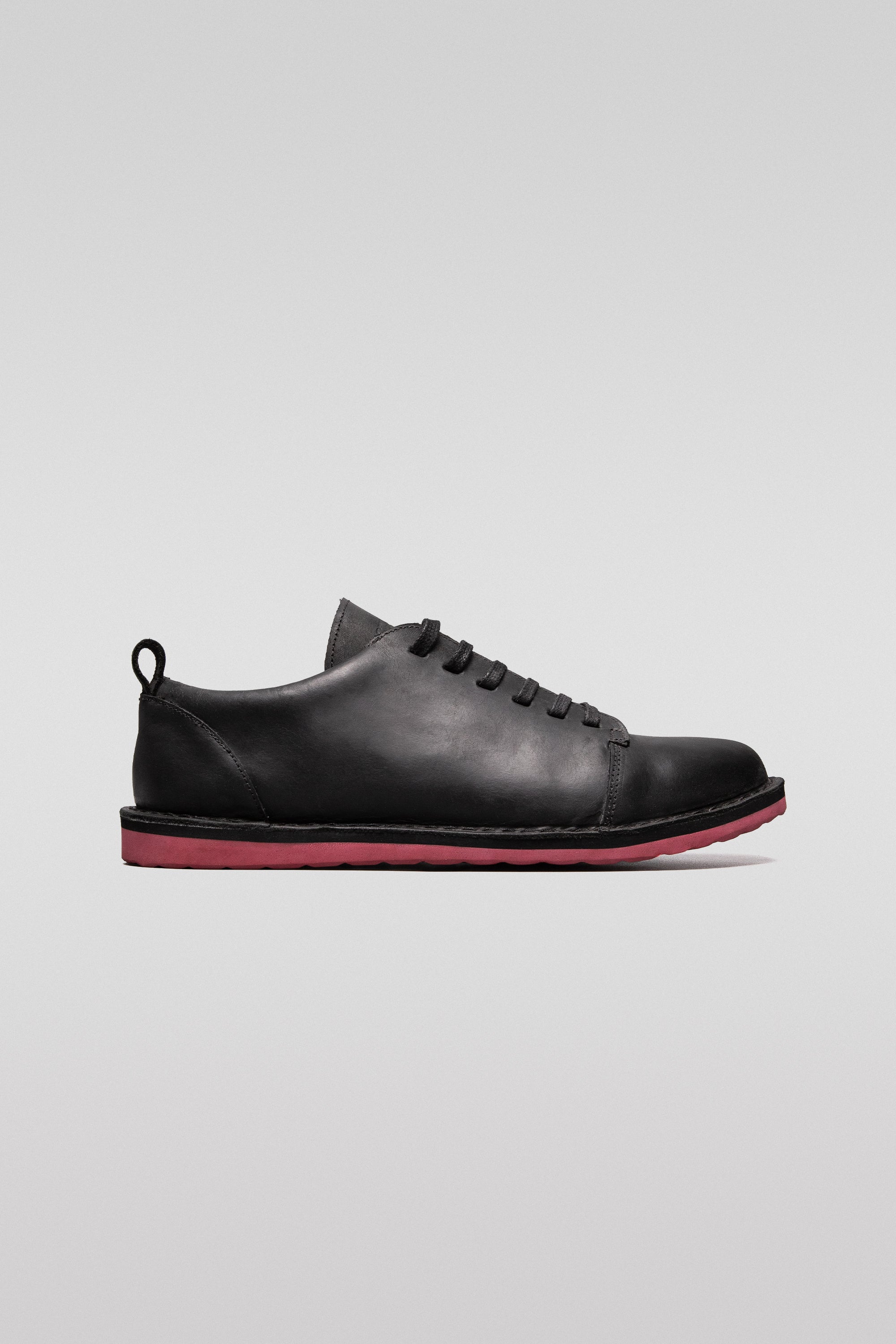 Numbat Low | Black