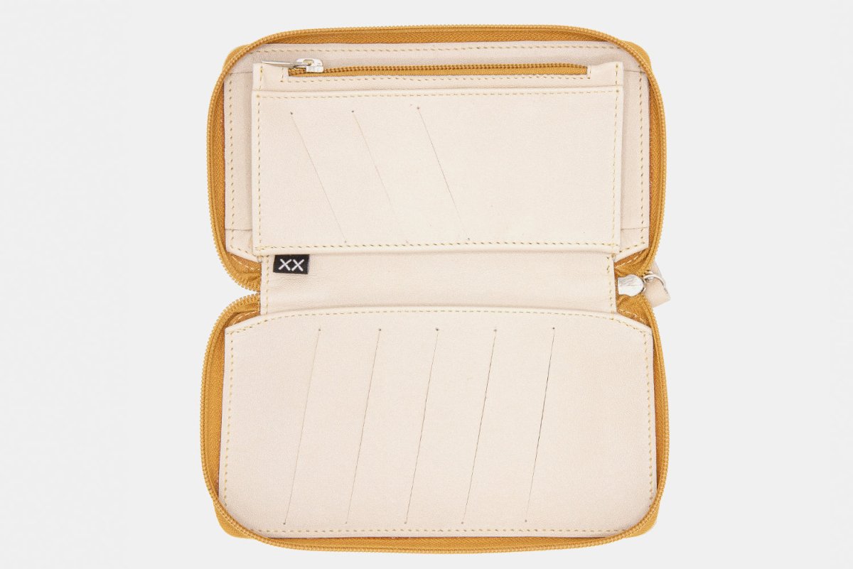 Clothing Accessories - Billetera - Zip Luna - BESTIAS