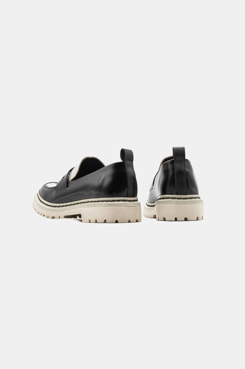 Shoes - Mocasín Mujer - Moca White/Black - BESTIAS