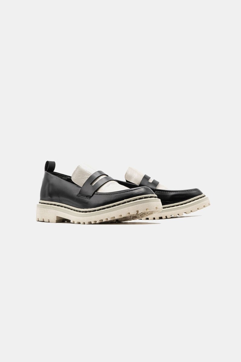 Shoes - Mocasín Mujer - Moca White/Black - BESTIAS
