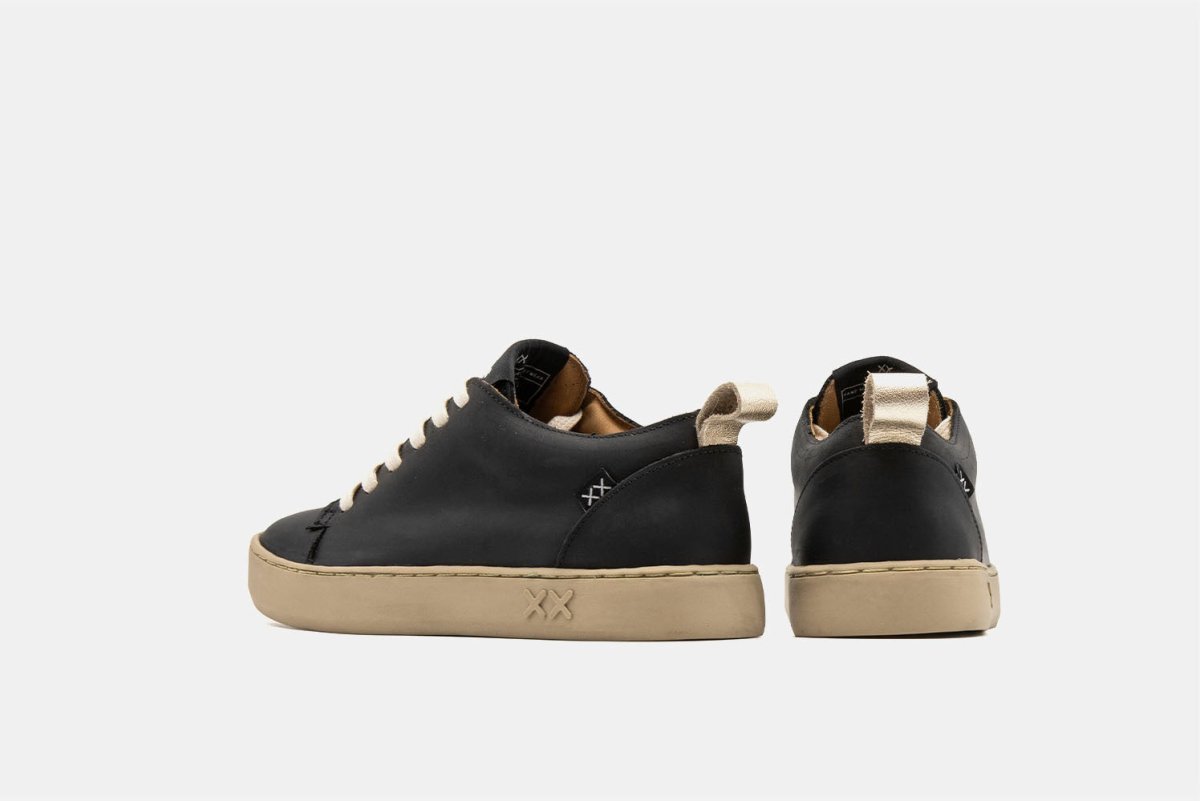 Shoes - Zapatilla Mujer - Bora Black / Gold - BESTIAS