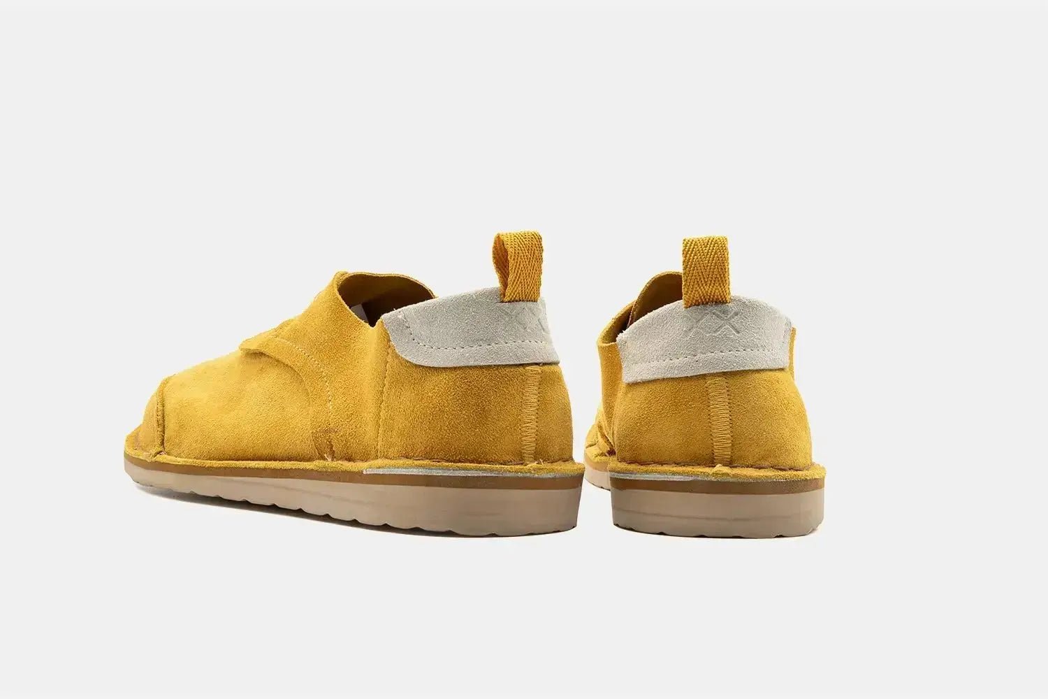 Shoes - Alpargata Slip-on Mujer - Oni Suede Mostaza - BESTIAS