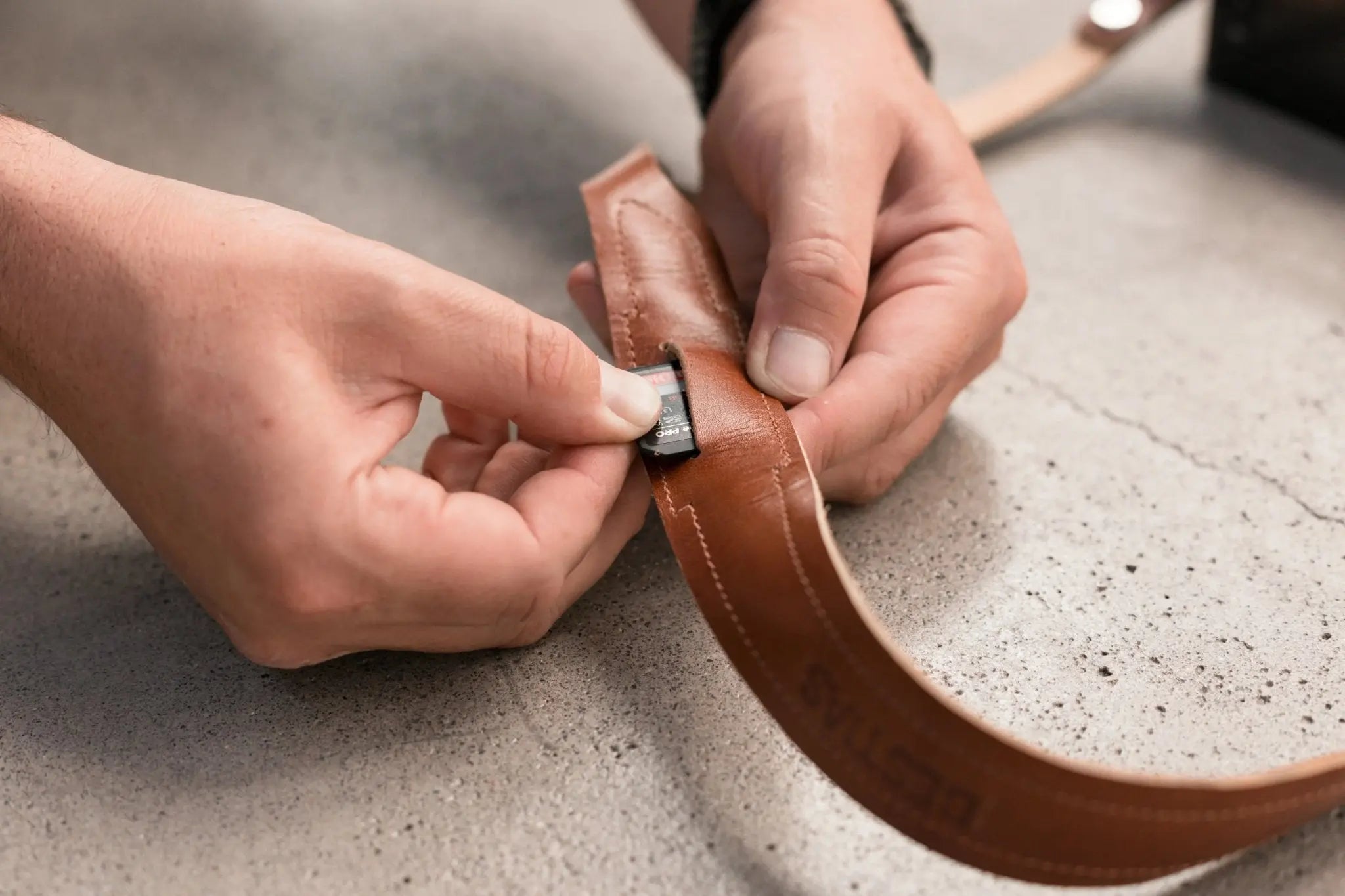 Strap Camara Toffee — Bestias